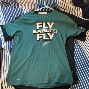 Eagles Nike dry fir shirt. Size LG.